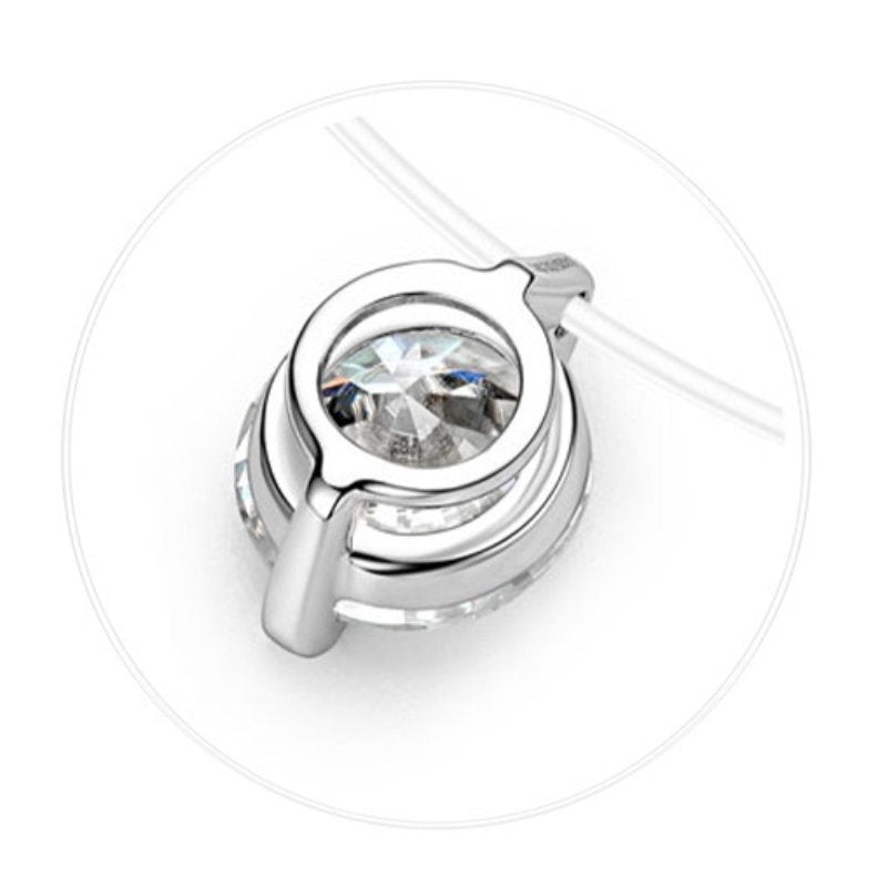 Minimalist Moissanite Illusion Necklace – Floating D Colour VVS1